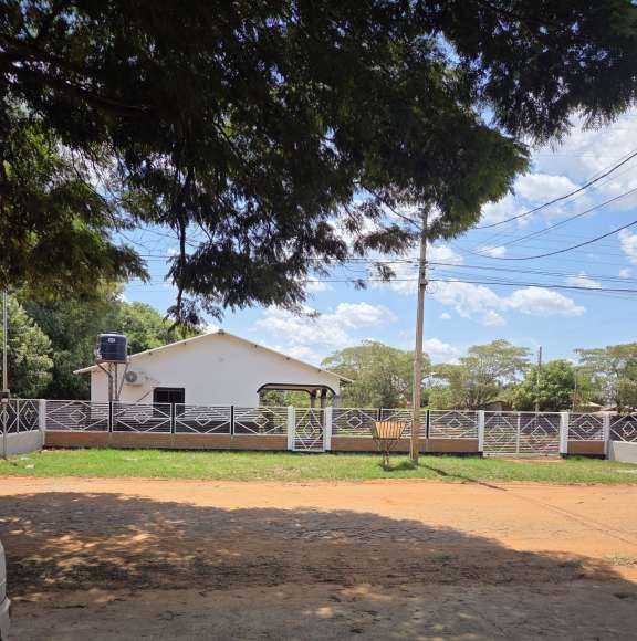 Vendo aplio terreno con vivienda en Campo 9